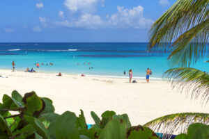 ¡Conoce la Playa Más Cristalina del Caribe!