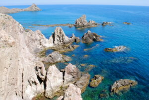 ¿Conoces el Mar de Las Sirenas: el Agua Más Salada de España?